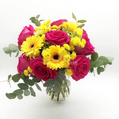 GIALLO LIMONE: rose rosa, gerbere gialle e santini