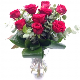 PENSIERO DELICATO: 9 rose rosse