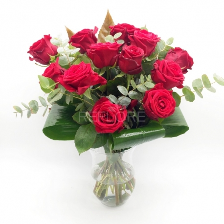 SGUARDO INCANTATO: 12 rose rosse
