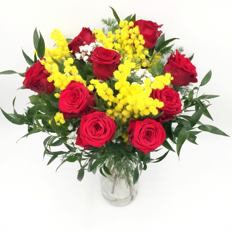 MIMOSA IN ROSSO: rose rosse e mimosa