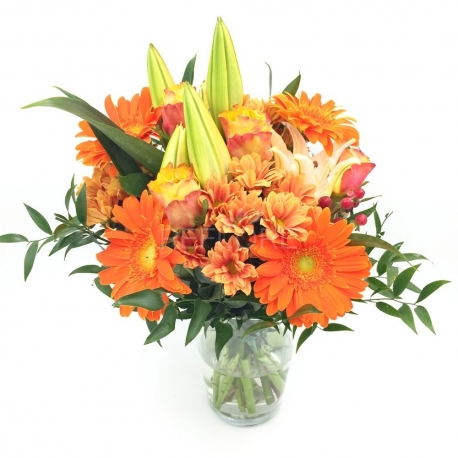 SPRITZ DI FIORI: rose arancio, margherite, gerbere e lilium