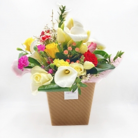 ARTEMIDE: bouquet fresh con calle e fiori di stagione colorati