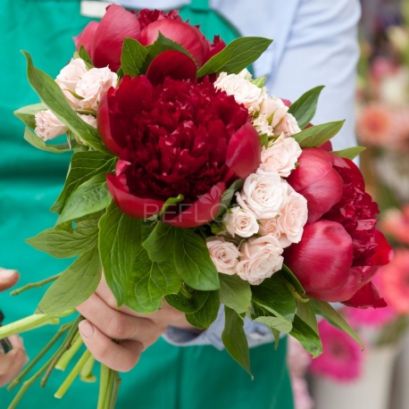 BOUQUET A SORPRESA: fiori di stagione a scelta del fiorista