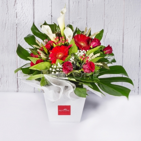 Bouquet rosso con calle e gerbere