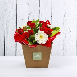 FRIDA: bouquet fresh rosso con Rose, Gerbere e Iperico.