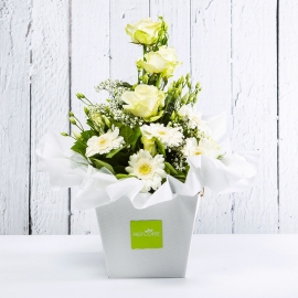 BIANCA: bouquet fresh bianco con Lisianthus, Rose e Gerbere.