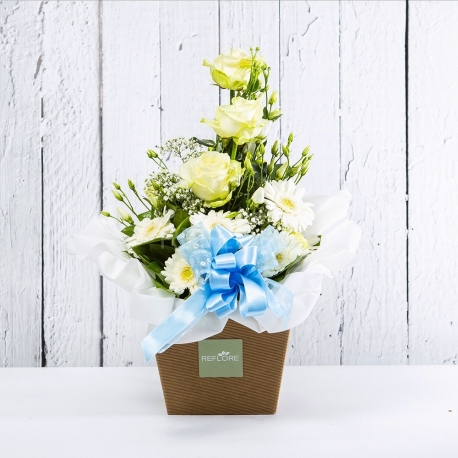 AZZURRA: bouquet fresh bianco con Lisianthus, Rose e Gerbere.