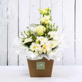 GIADA: bouquet fresh bianco con Lisianthus, Rose e Gerbere.