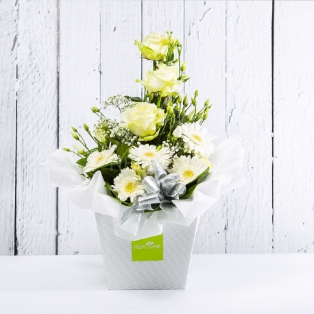 DILETTA: bouquet fresh bianco con Lisianthus, Rose e Gerbere.